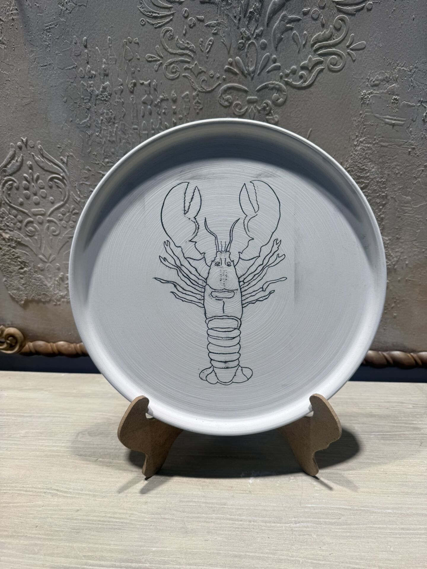 Çini Tahrirli Bisküvi - AKREP KARACA TABAK 27 CM