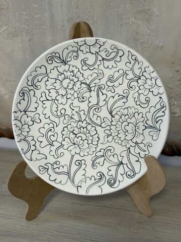 Çini Tahrirli Bisküvi - KARANFİL TABAK 18 CM